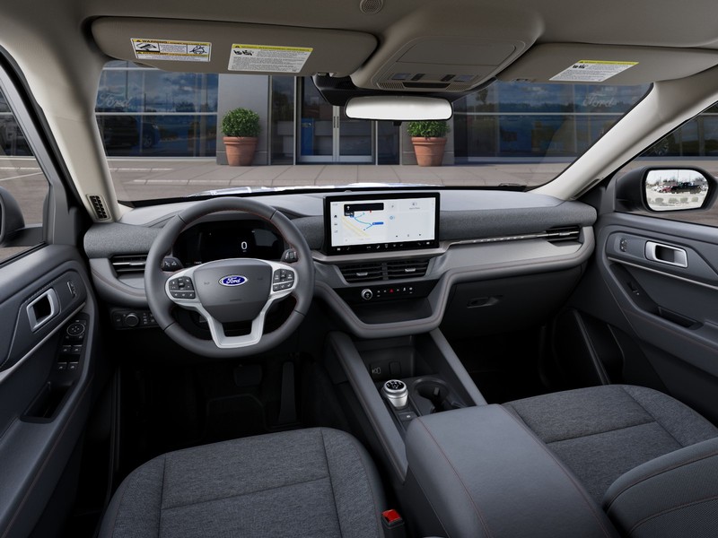 Ford Explorer Vehicle Full-screen Gallery Image 11