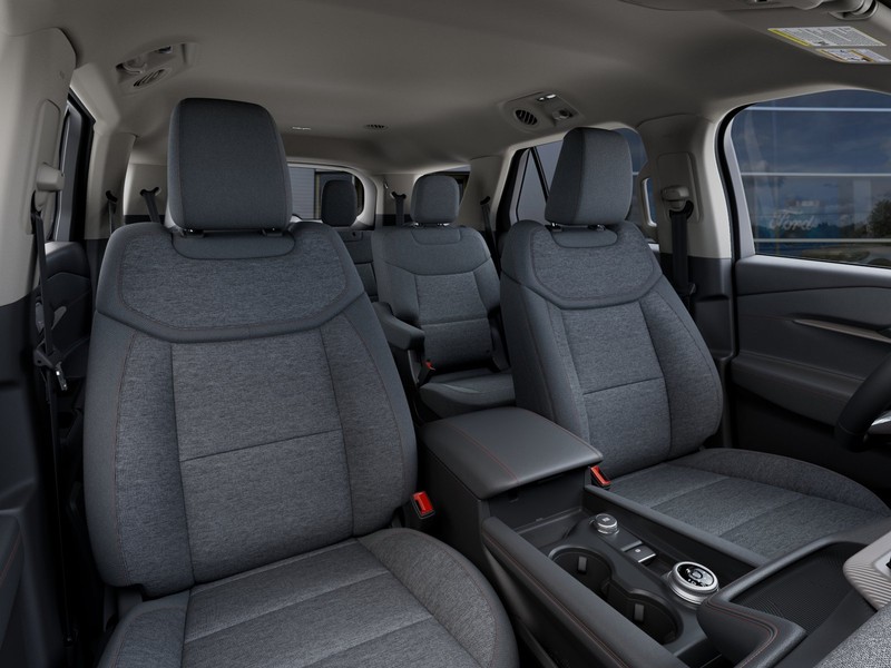 Ford Explorer Vehicle Full-screen Gallery Image 12