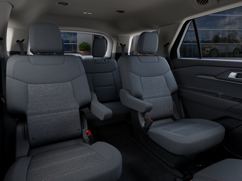 Ford Explorer Vehicle Full-screen Gallery Image 13