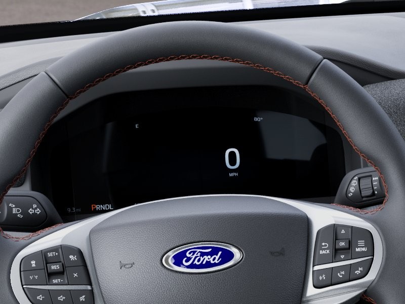 Ford Explorer Vehicle Full-screen Gallery Image 15