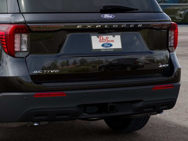 Ford Explorer Vehicle Full-screen Gallery Image 25