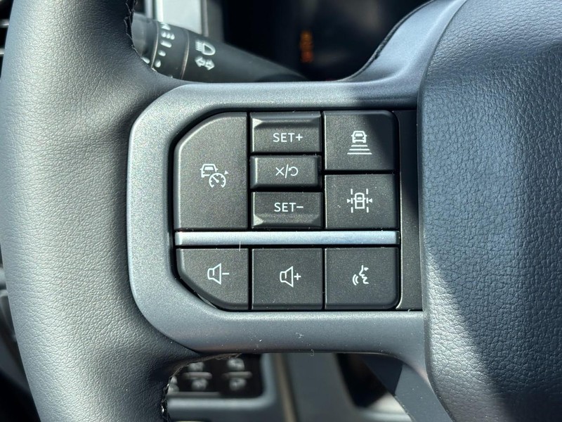 Ford F-150 Vehicle Full-screen Gallery Image 19