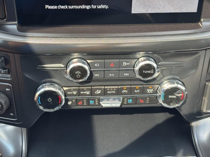 Ford F-150 Vehicle Full-screen Gallery Image 25