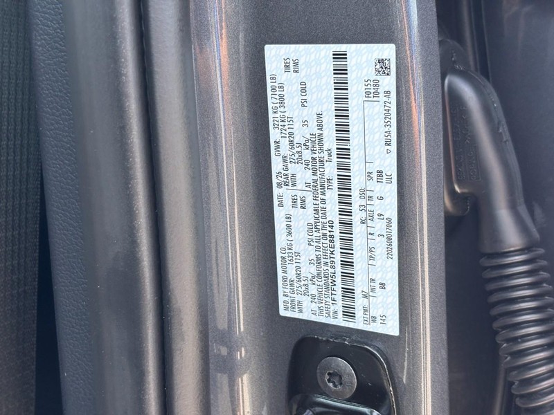 Ford F-150 Vehicle Full-screen Gallery Image 26