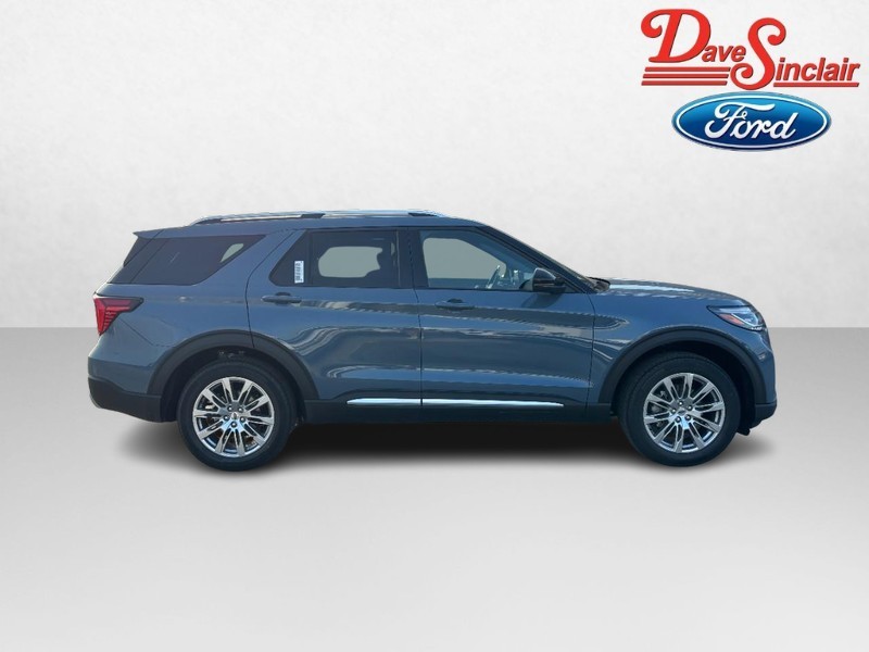 Ford Explorer Vehicle Full-screen Gallery Image 05