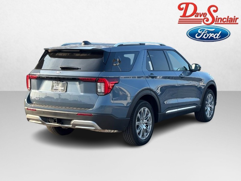 Ford Explorer Vehicle Full-screen Gallery Image 07