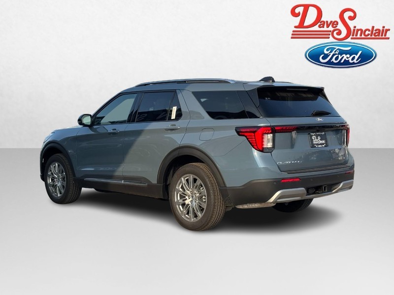 Ford Explorer Vehicle Full-screen Gallery Image 09
