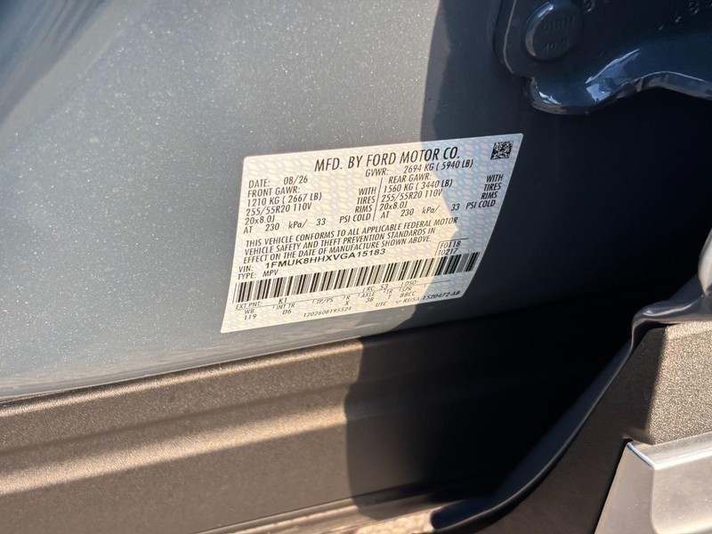 Ford Explorer Vehicle Full-screen Gallery Image 27