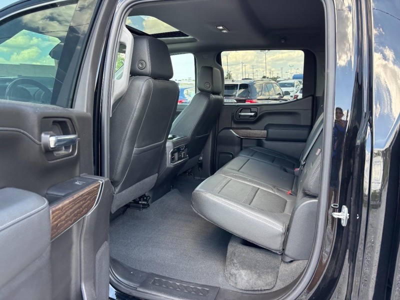 GMC Sierra 1500 Vehicle Full-screen Gallery Image 12
