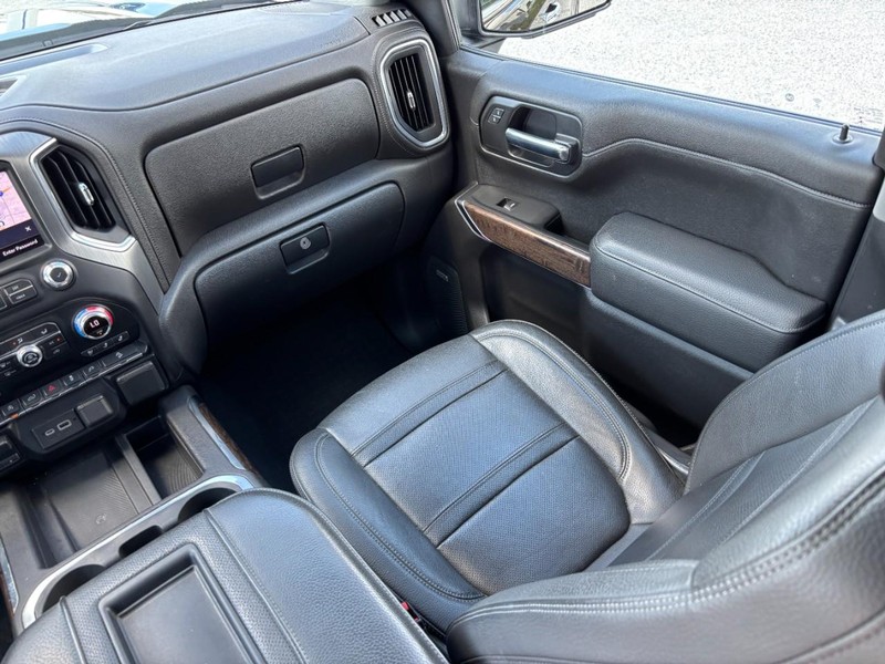 GMC Sierra 1500 Vehicle Full-screen Gallery Image 15