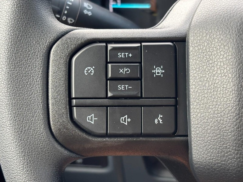 Ford F-150 Vehicle Full-screen Gallery Image 19