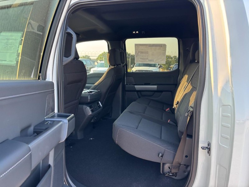 Ford F-150 Vehicle Full-screen Gallery Image 13