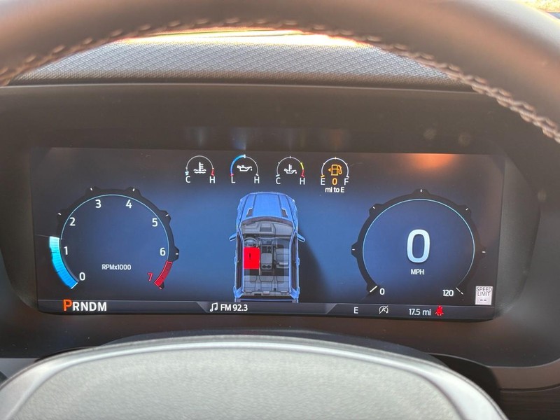 Ford F-150 Vehicle Full-screen Gallery Image 21