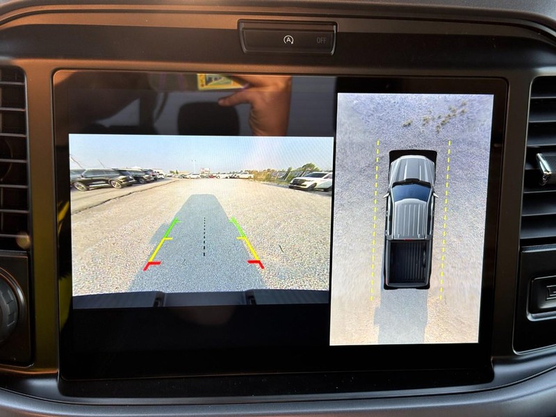 Ford F-150 Vehicle Full-screen Gallery Image 24