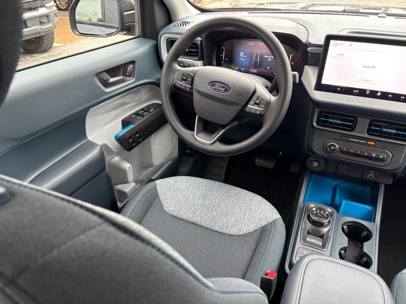 Ford Maverick Vehicle Full-screen Gallery Image 14