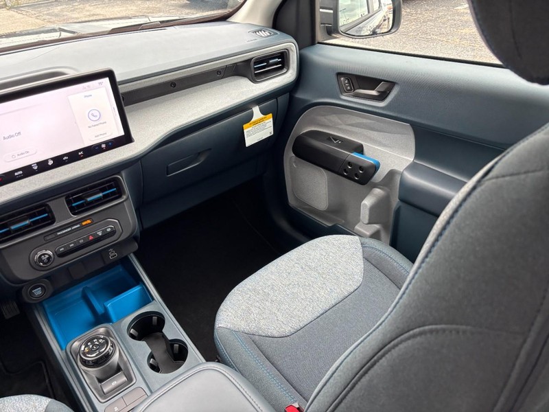 Ford Maverick Vehicle Full-screen Gallery Image 16
