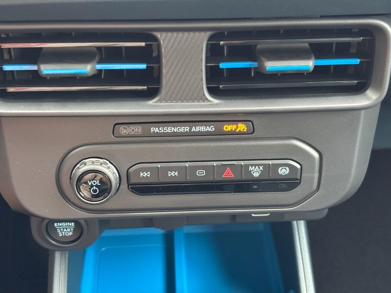 Ford Maverick Vehicle Full-screen Gallery Image 24