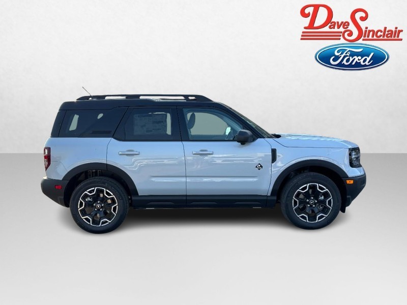 Ford Bronco Sport Vehicle Full-screen Gallery Image 05