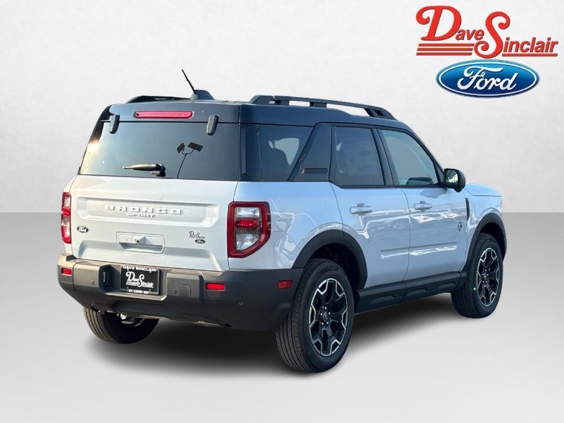 Ford Bronco Sport Vehicle Full-screen Gallery Image 07
