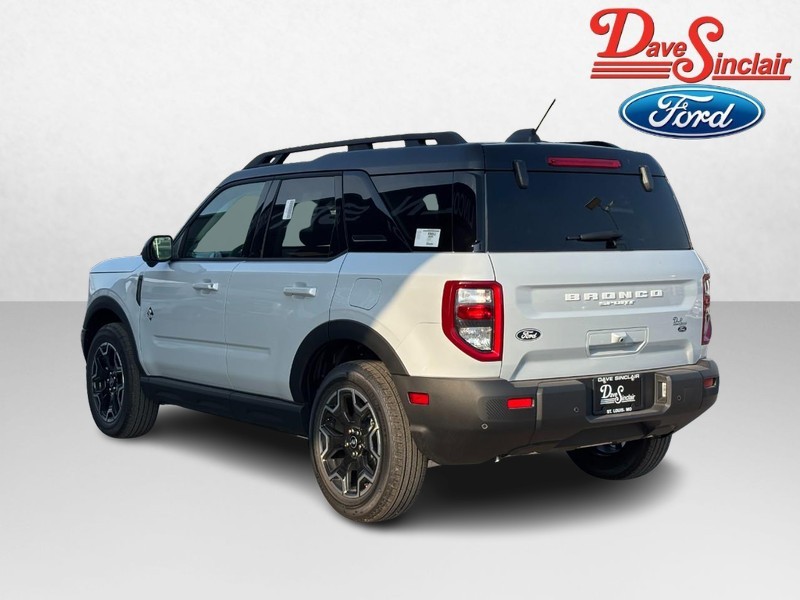 Ford Bronco Sport Vehicle Full-screen Gallery Image 09