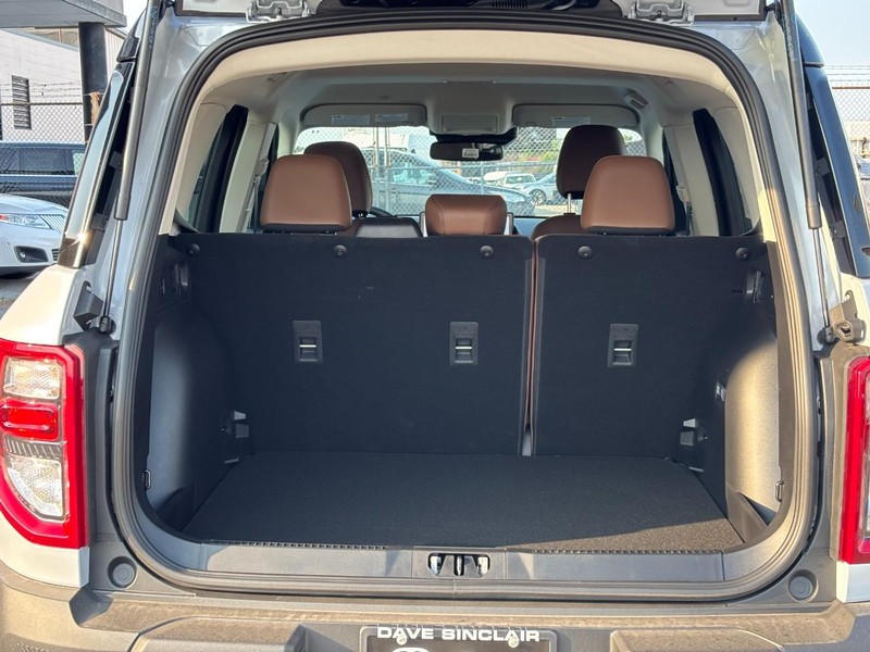 Ford Bronco Sport Vehicle Full-screen Gallery Image 11