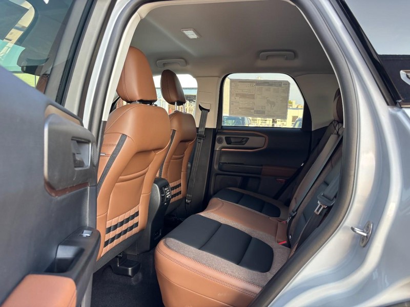 Ford Bronco Sport Vehicle Full-screen Gallery Image 13