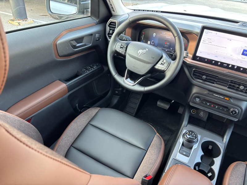 Ford Bronco Sport Vehicle Full-screen Gallery Image 14