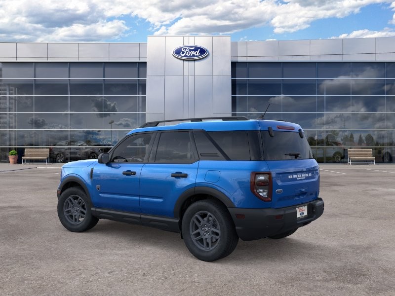 Ford Bronco Sport Vehicle Full-screen Gallery Image 05