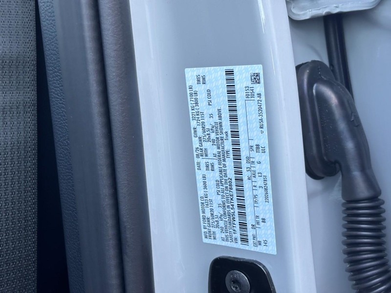 Ford F-150 Vehicle Full-screen Gallery Image 26