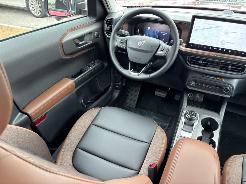 Ford Bronco Sport Vehicle Full-screen Gallery Image 14