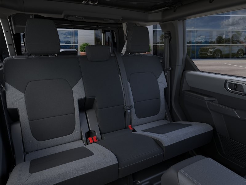 Ford Bronco Vehicle Full-screen Gallery Image 13
