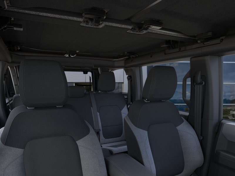Ford Bronco Vehicle Full-screen Gallery Image 14