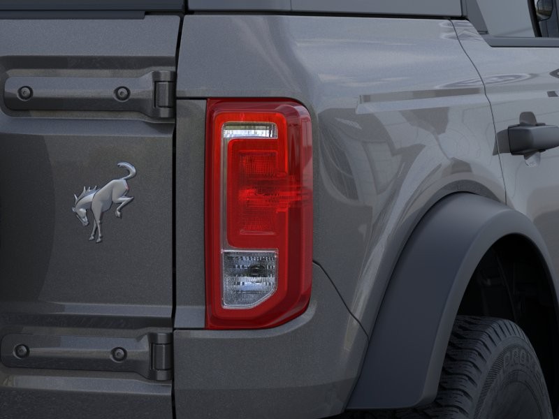 Ford Bronco Vehicle Full-screen Gallery Image 25