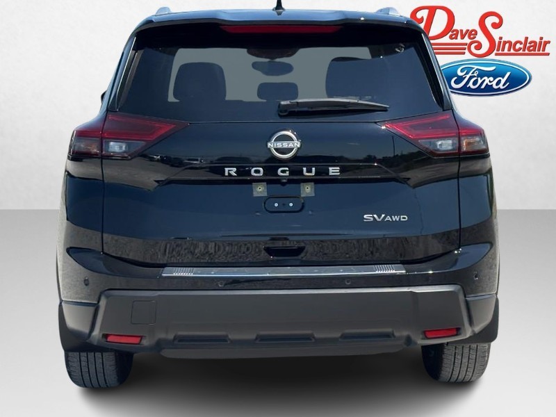 Nissan Rogue Vehicle Full-screen Gallery Image 08