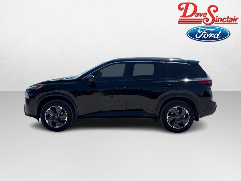 Nissan Rogue Vehicle Full-screen Gallery Image 10