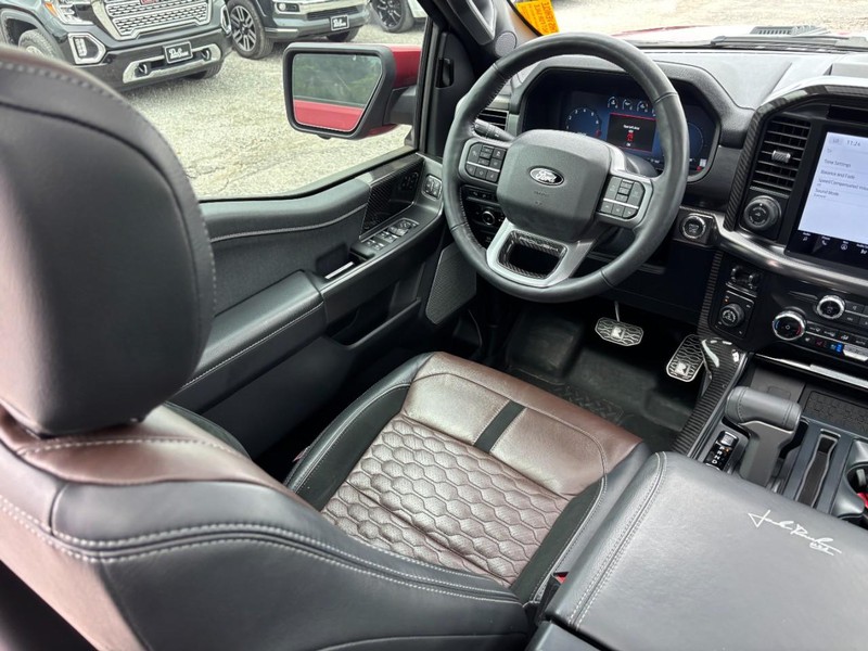 Ford F-150 Vehicle Full-screen Gallery Image 13