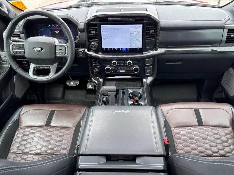 Ford F-150 Vehicle Full-screen Gallery Image 14