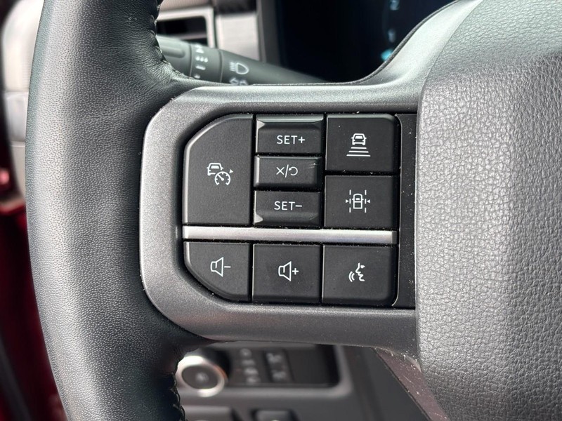 Ford F-150 Vehicle Full-screen Gallery Image 18