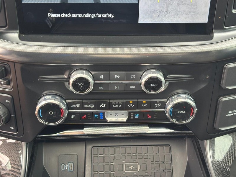 Ford F-150 Vehicle Full-screen Gallery Image 24