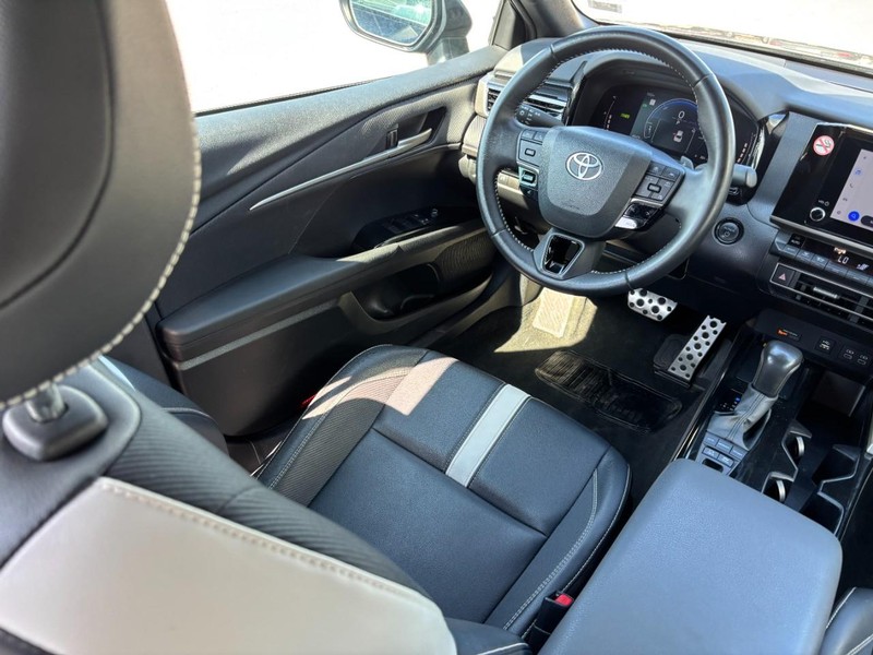 Toyota Camry Vehicle Image 14