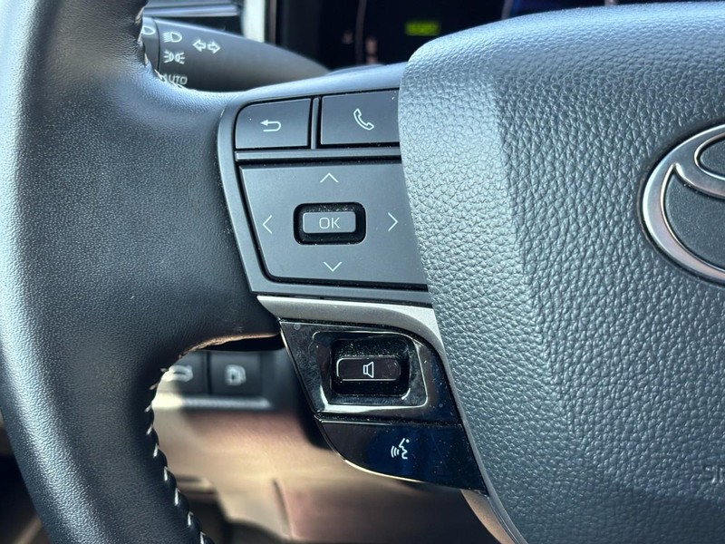 Toyota Camry Vehicle Image 19