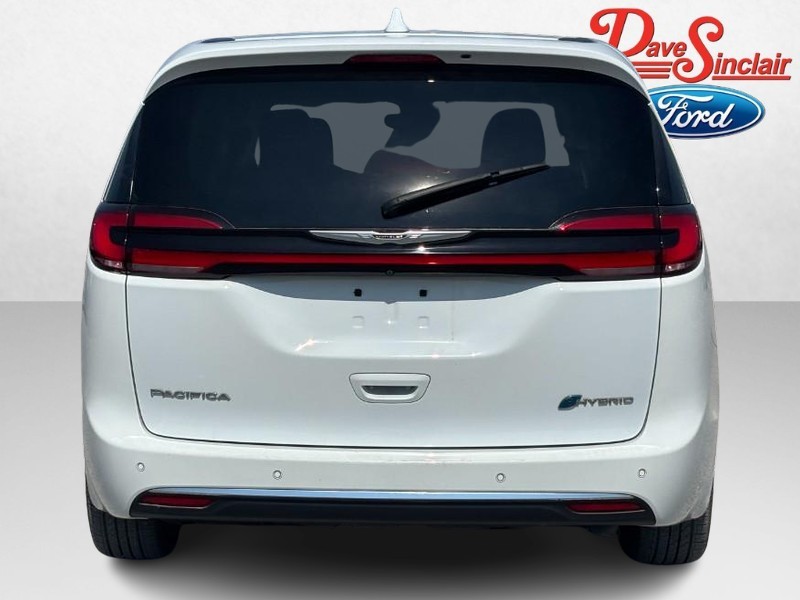 Chrysler Pacifica Vehicle Image 08