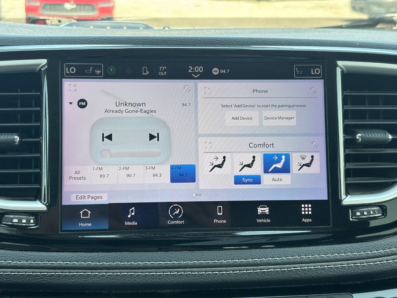 Chrysler Pacifica Vehicle Image 23