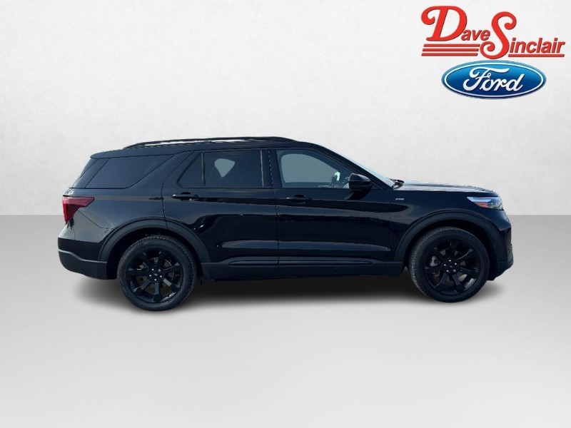 Ford Explorer Vehicle Image 05