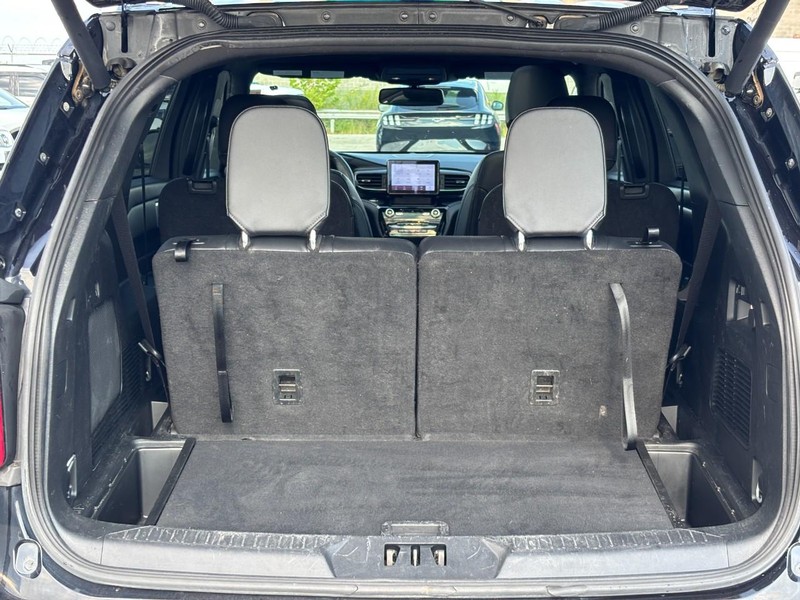Ford Explorer Vehicle Image 11
