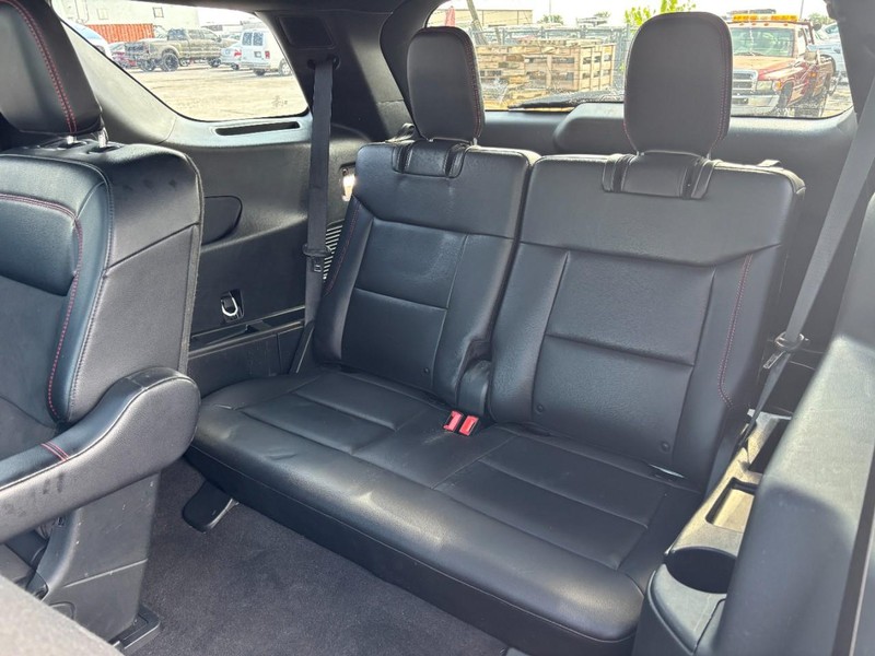 Ford Explorer Vehicle Image 13