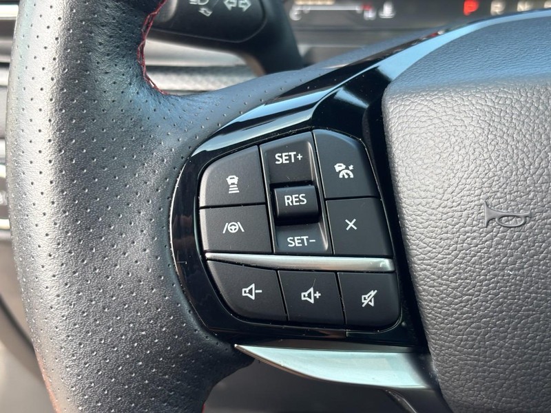 Ford Explorer Vehicle Image 20