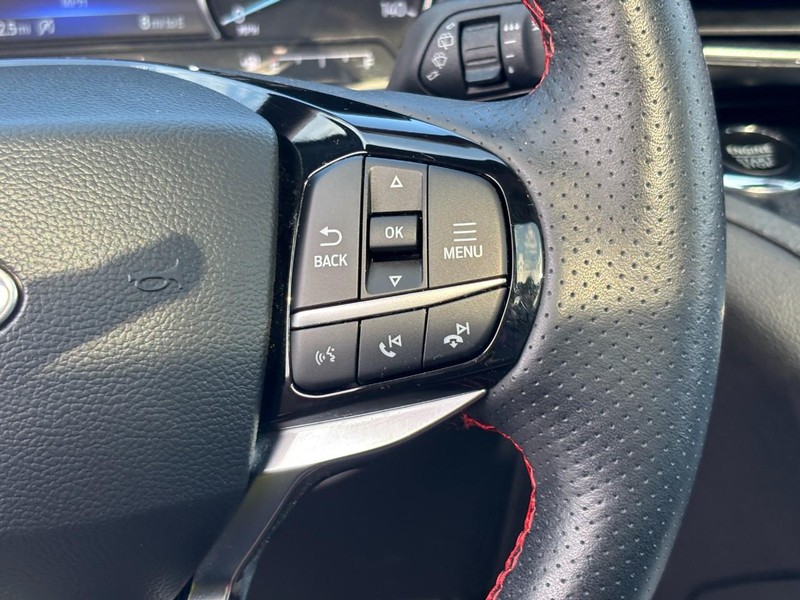 Ford Explorer Vehicle Image 21