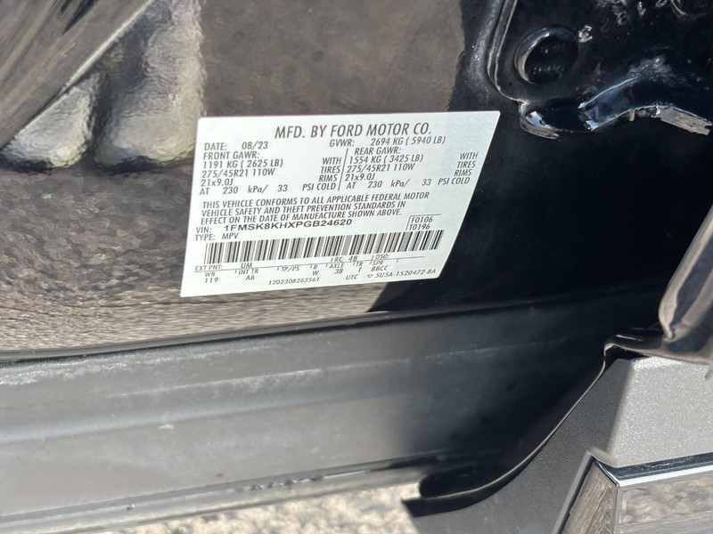 Ford Explorer Vehicle Image 27