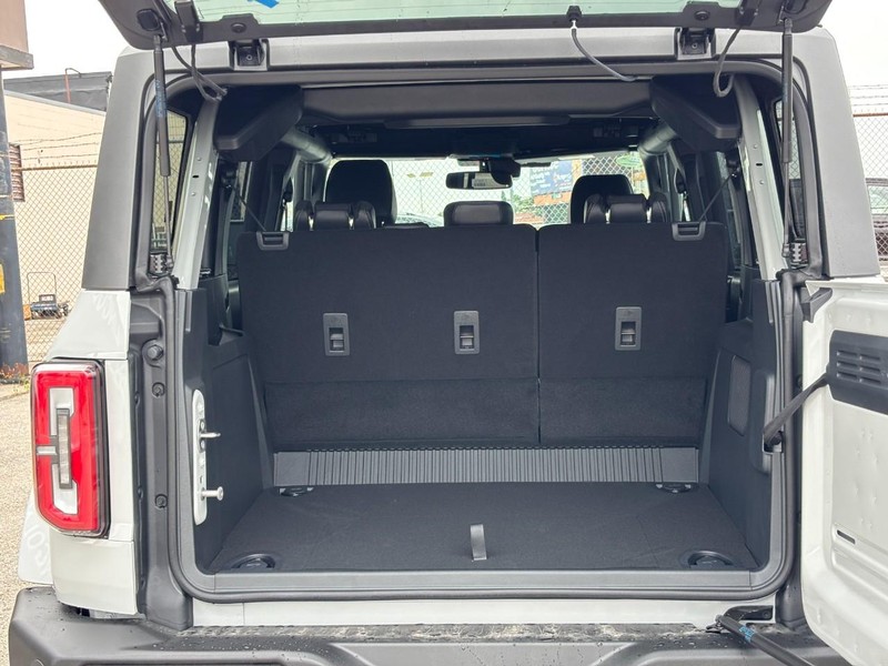 Ford Bronco Vehicle Image 11